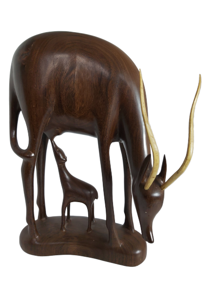 Extra image 3 - Lot d'antilopes et leurs petits en bois exotique.