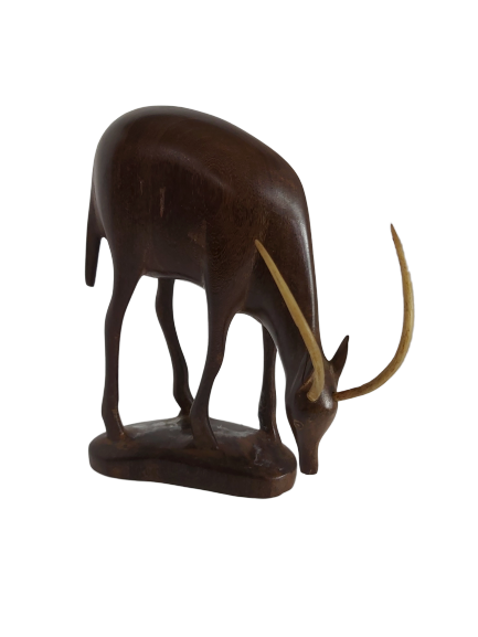 Extra image 4 - Lot d'antilopes et leurs petits en bois exotique.