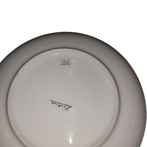 Extra image 2 - Assiette Limoges signée Picasso.