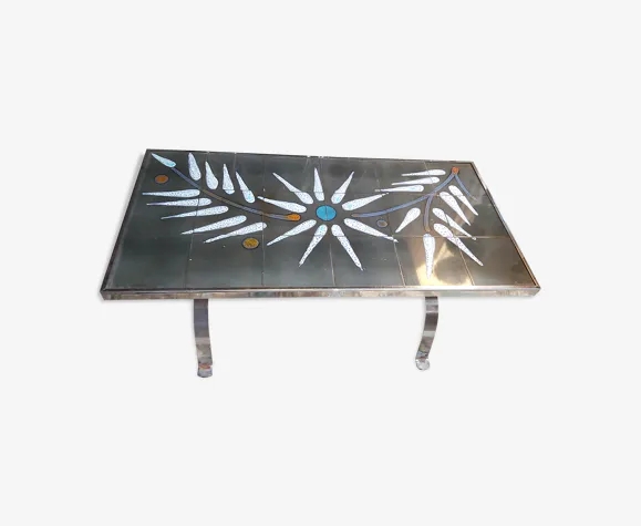 Table basse vintage signée.