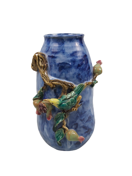 Chine vase en terre cuite vernissée polychrome.