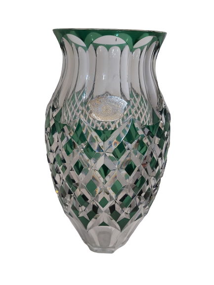 Vase en cristal doublé taillé vert val st-Lambert.