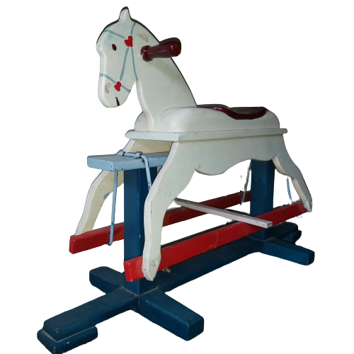 Cheval à bascule en bois peint.