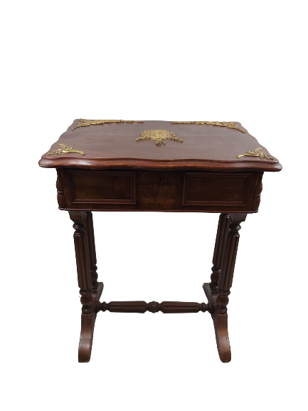 Table à rabat en acajou et bronze.